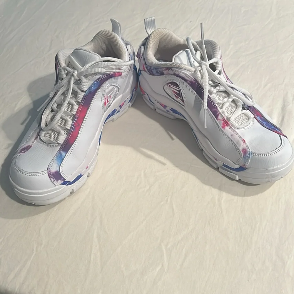Fila Women’s Platform Sneakers White + Multicolor design Size 6 1/2 Like new